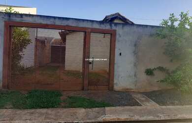 Imagem: A casa em condomínio possui 2 Dormitórios, 1 Banheiro, 3 Vagas