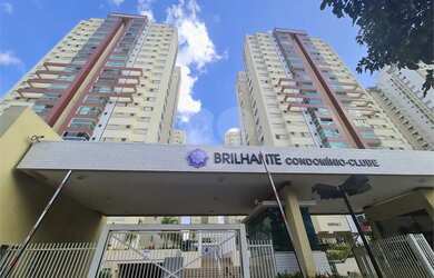 Imagem: O apartamento possui 3 Dormitórios, 1 Banheiro, 2 Vagas na