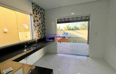 Imagem 5: Casa Padrão. Piscina, 140m² de Área, 2 Vagas na garageme3 Dormitórios