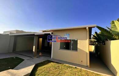 Imagem 1: Casa Padrão. Piscina, 140m² de Área, 2 Vagas na garageme3 Dormitórios