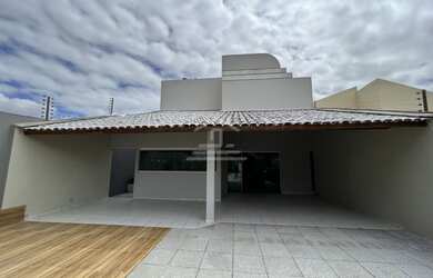Imagem: A casa possui 4 Dormitórios, 5 Banheiros, 5 Vagas na garagem