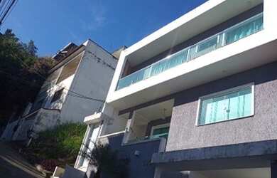 Imagem: A casa em condomínio possui 3 Dormitórios, 4 Banheiros, 2