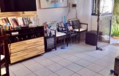 Imagem: A casa à venda possui 2 Dormitórios, 1 Banheiro, 1 Vaga na