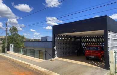 Imagem: A casa em condomínio possui 3 Dormitórios, 5 Banheiros, 2