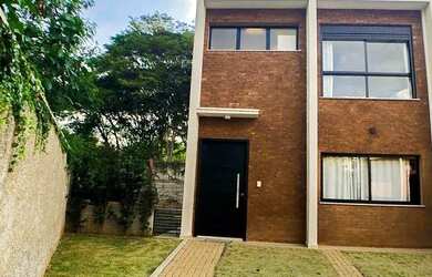 Imagem: A casa em condomínio possui 3 Dormitórios, 4 Banheiros, 2