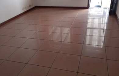 Imagem: A casa possui 2 Dormitórios, 2 Banheiros, 1 Vaga na garagem