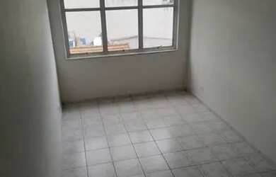 Imagem: O depósito possui 1 Vaga na garagem, 30m² de Área e está