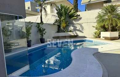 Imagem: A casa em condomínio possui 3 Dormitórios, 4 Banheiros, 5