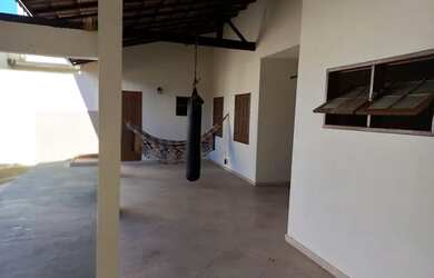 Imagem: O depósito possui 3 Vagas na garagem, 360m² de Área e está