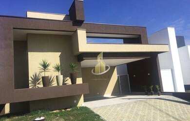 Imagem: A casa em condomínio possui 3 Dormitórios, 3 Banheiros, 4