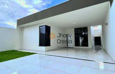 Imagem: A casa possui 3 Dormitórios, 3 Banheiros, 3 Vagas na garagem