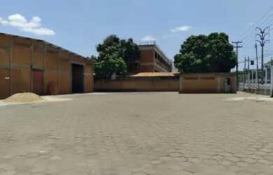 Imagem: O depósito possui 1000m² de Área e está localizado em Areias