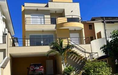 Imagem: A casa em condomínio possui 3 Dormitórios, 4 Banheiros, 4