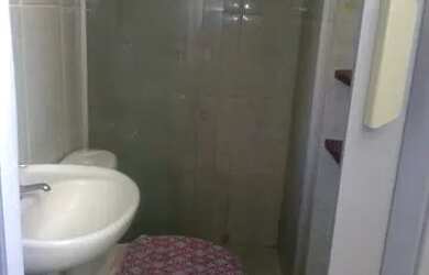 Imagem: A kitnet possui 1 Dormitório, 1 Banheiro, 1 Vaga na garagem