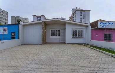 Imagem: O depósito possui 1 Vaga na garagem, 120m² de Área e está