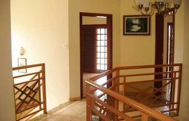 Imagem: A casa em condomínio possui 4 Dormitórios, 3 Banheiros, 4