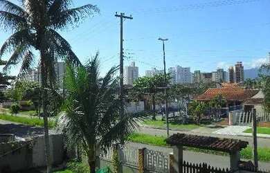 Imagem: A casa possui 4 Dormitórios, 3 Banheiros, 4 Vagas na garagem