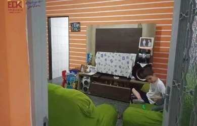 Imagem: A casa possui 2 Dormitórios, 1 Banheiro, 3 Vagas na garagem