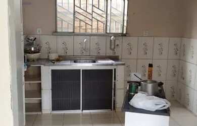 Imagem: A casa possui 2 Dormitórios, 1 Banheiro, 1 Vaga na garagem