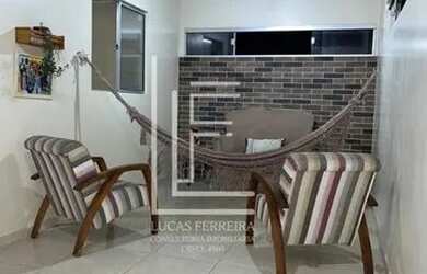 Imagem: A casa possui 2 Dormitórios, 2 Banheiros, 2 Vagas na garagem