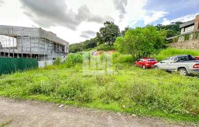 Imagem: O terreno possui 701m² de Área e está localizado em Atibaia