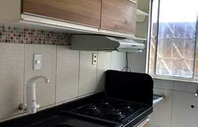 Imagem: O apartamento possui 2 Dormitórios, 1 Banheiro, 1 Vaga na garagem