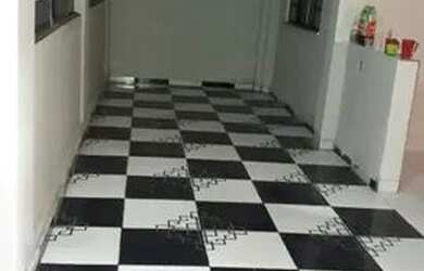 Imagem: A casa possui 2 Dormitórios, 1 Banheiro, 2 Vagas na garagem