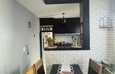 Imagem: O apartamento possui 2 Dormitórios, 1 Banheiro, 1 Vaga na garagem