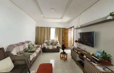 Imagem: A casa possui 2 Dormitórios, 3 Banheiros, 2 Vagas na garagem