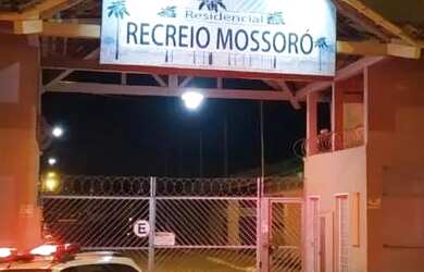 Imagem: A casa em condomínio possui 2 Dormitórios, 2 Banheiros, 2