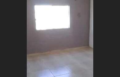 Imagem: A casa possui 1 Dormitório, 1 Banheiro e está localizado