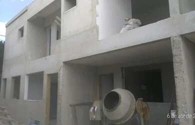 Imagem: A casa possui 2 Dormitórios, 3 Banheiros, 1 Vaga na garagem