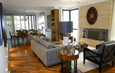 Imagem: A casa em condomínio possui 4 Dormitórios, 5 Banheiros, 5