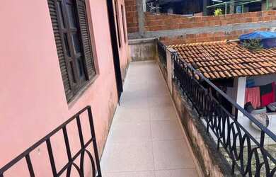 Imagem: A casa possui 2 Dormitórios, 2 Banheiros, 110m² de Área e