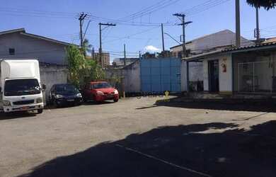 Imagem: O depósito possui 5 Vagas na garagem e 1091m² de Área e está