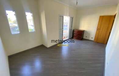 Imagem: A casa possui 3 Dormitórios, 3 Banheiros, 2 Vagas na garagem