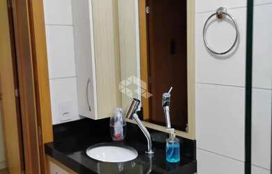 Imagem 16: Apartamento semimobiliado com 2 quartos uma vaga de garagem coberta e...