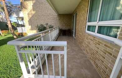 Imagem 16: Apartamento térreo, pé na areia, 03 suítes, sala com varanda, cozinha planejada, área laze