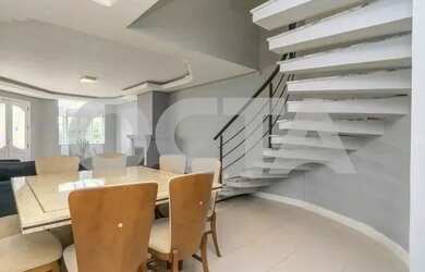 Imagem 2: Casa com 3 quartos e 5 banheiros no Alto Petrópolis