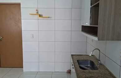 Imagem: O apartamento possui 2 Dormitórios, 1 Banheiro, 1 Vaga na garagem