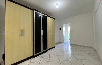 Imagem: A kitnet possui 1 Dormitório, 1 Banheiro, 1 Vaga na garagem