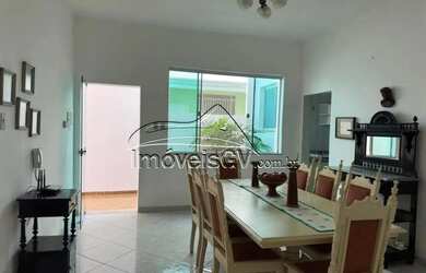 Imagem: A casa à venda possui 5 Dormitórios, 1 Banheiro, 1 Vaga na