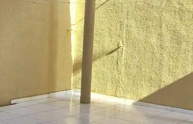 Imagem: A casa possui 3 Dormitórios, 3 Banheiros e 2 Vagas na garagem