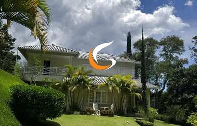 Imagem: A casa em condomínio possui 4 Dormitórios, 3 Banheiros, 3