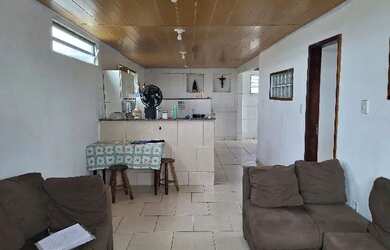 Imagem: A casa possui 2 Dormitórios, 1 Banheiro e 90m² de Área e