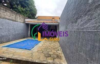 Imagem: A casa possui 2 Dormitórios, 1 Banheiro, 2 Vagas na garagem