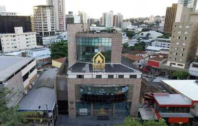 Imagem: O depósito possui 5 Vagas na garagem, 3.000m² de Área e