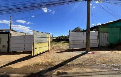 Imagem: O terreno possui 360m² de Área e está localizado em Vila