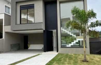 Imagem: A casa em condomínio possui 4 Dormitórios, 5 Banheiros, 4