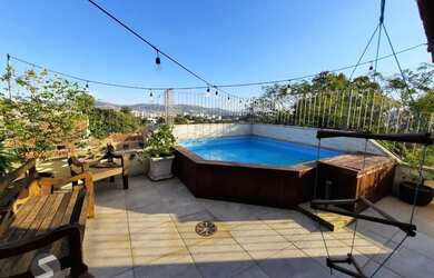 Imagem: O apartamento na cobertura possui 3 Dormitórios, 2 Banheiros